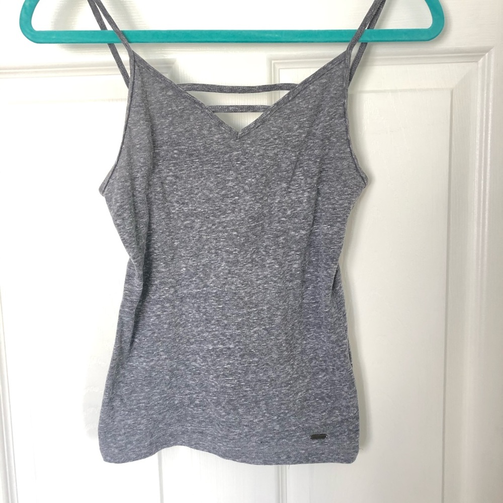 gray tank top